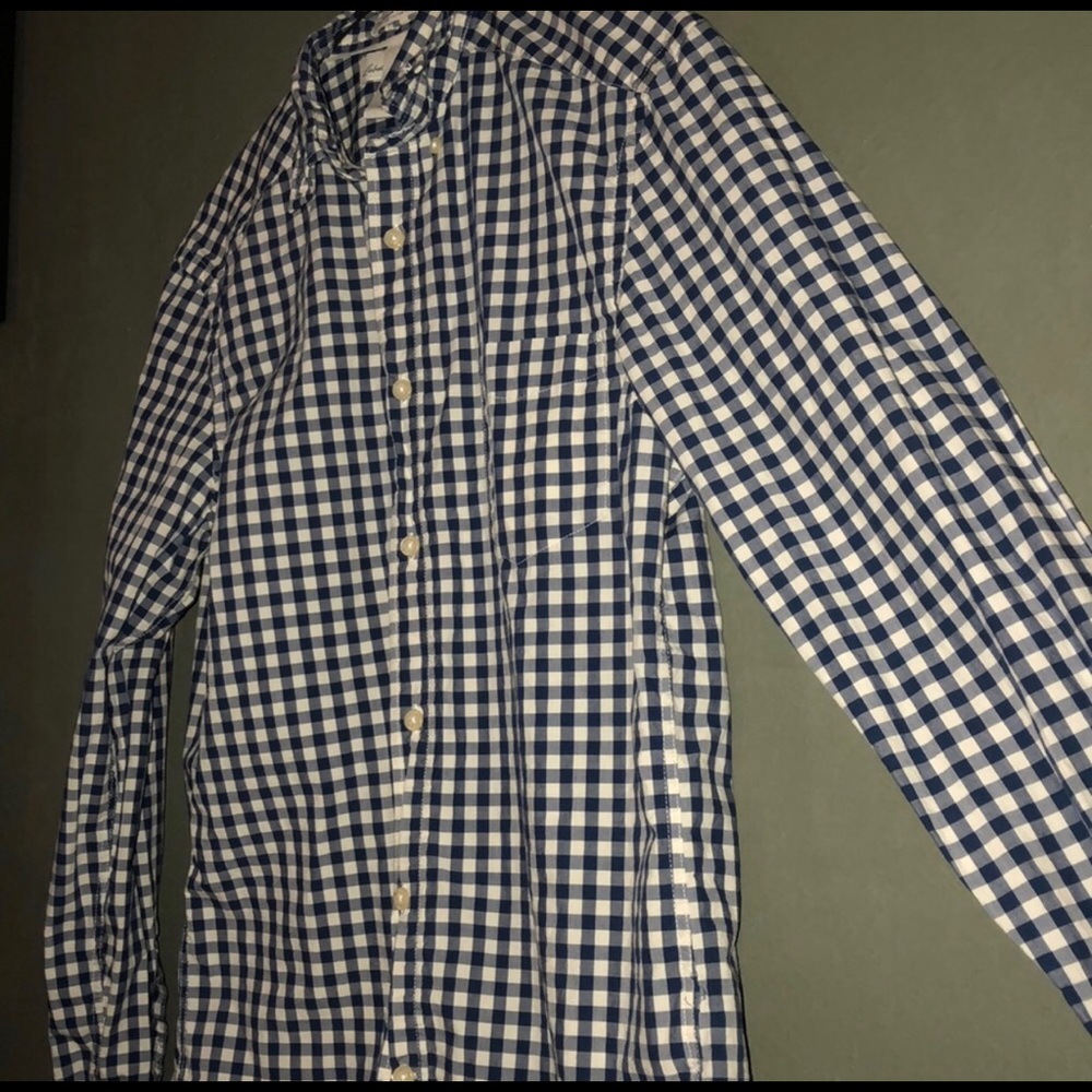 ‼️2 Plaid Shirts for $9‼️ - Picture 5 of 6